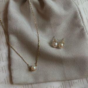 Kendra Scott Gold and Pearl Necklace and Earrings Set
